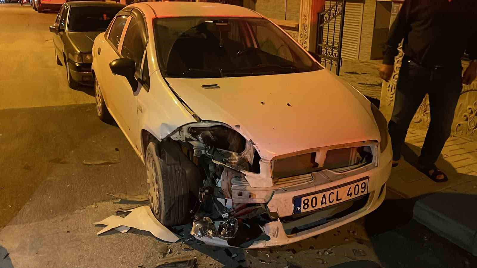 Karaman’da otomobil park halindeki araca çarptı: 1 yaralı