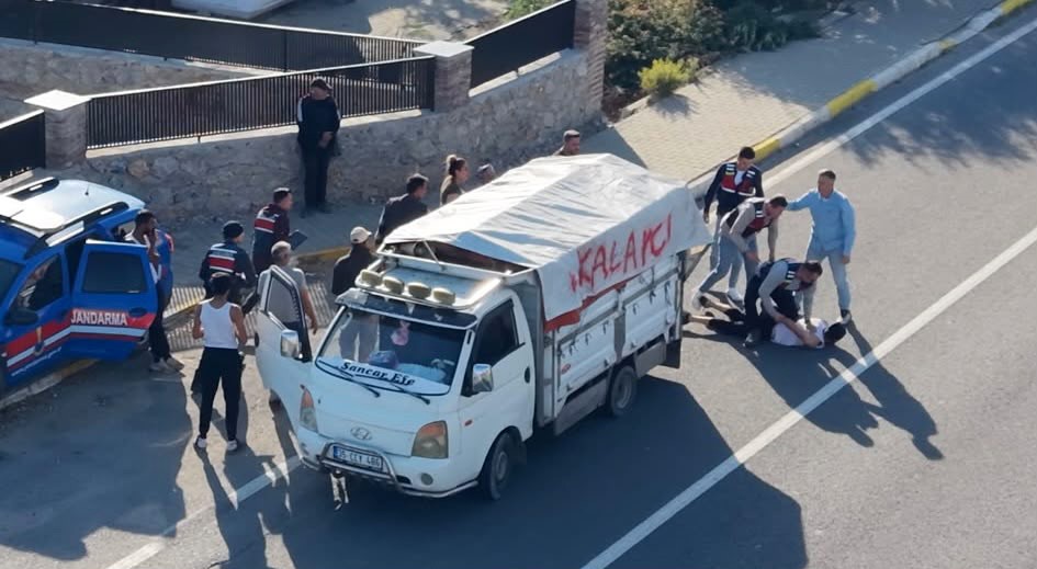 Cezaevi firarisinin zeytin işçisi kılığındaki kaçışı jandarmaya takıldı