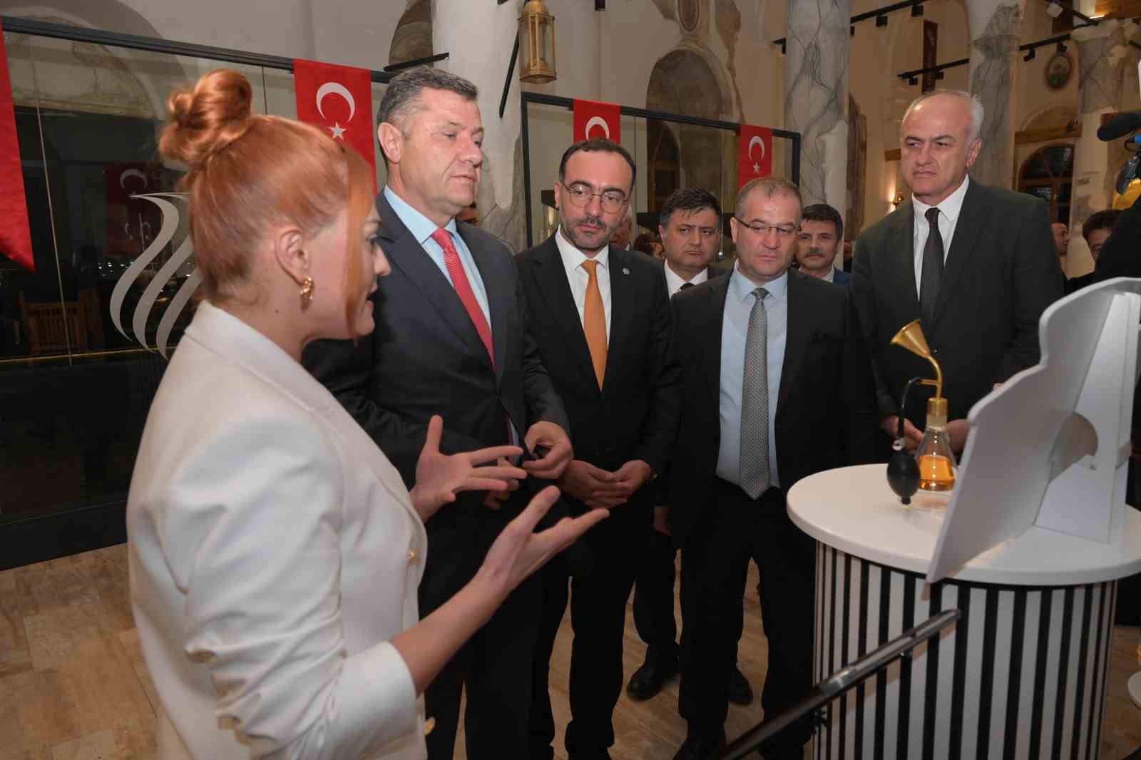 81 ildeki 103 endemik bitkiden Cumhuriyet kokusu tasarlandı