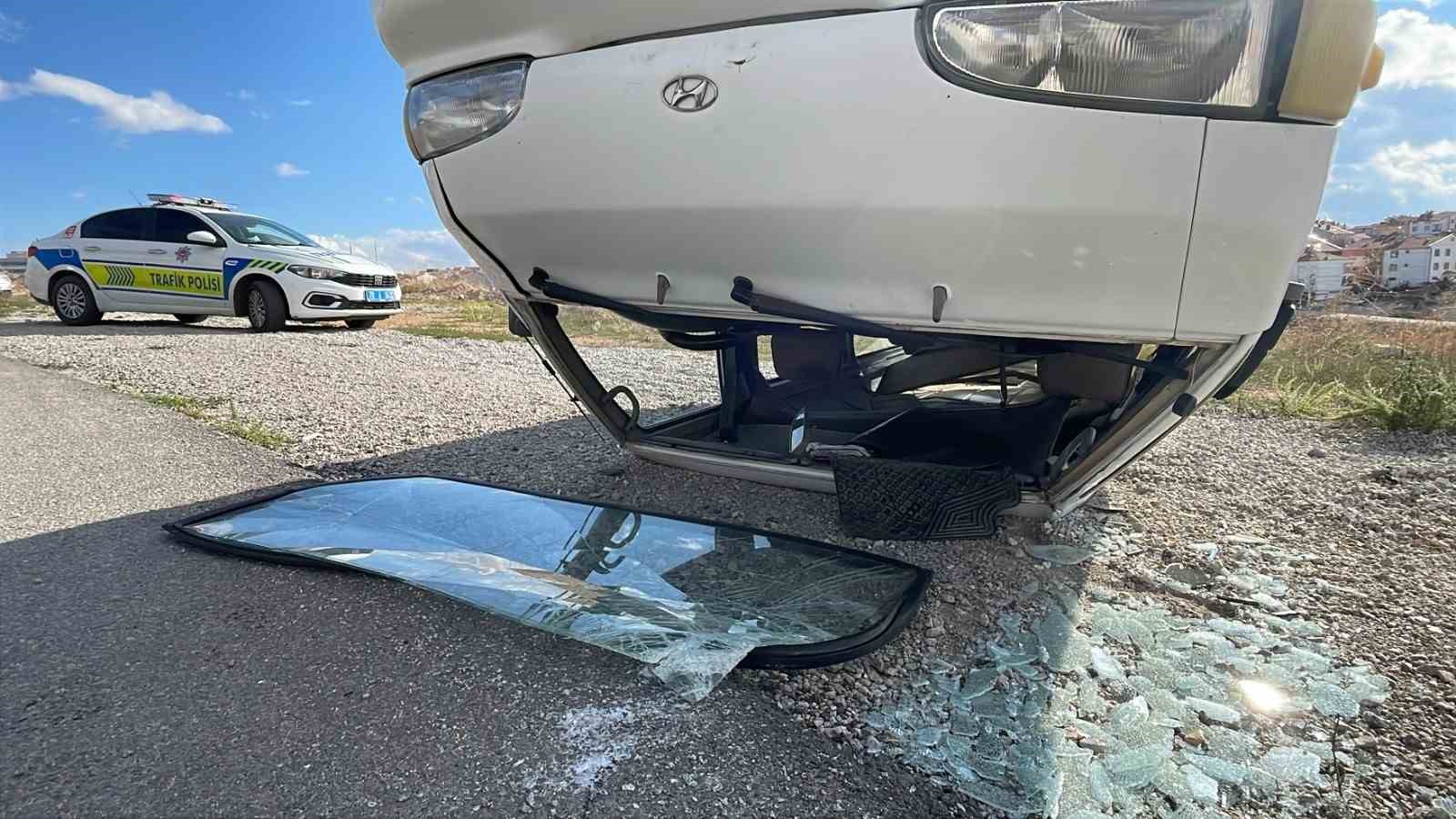 Karaman’da otomobille çarpışan panelvan devrildi: 2 yaralı