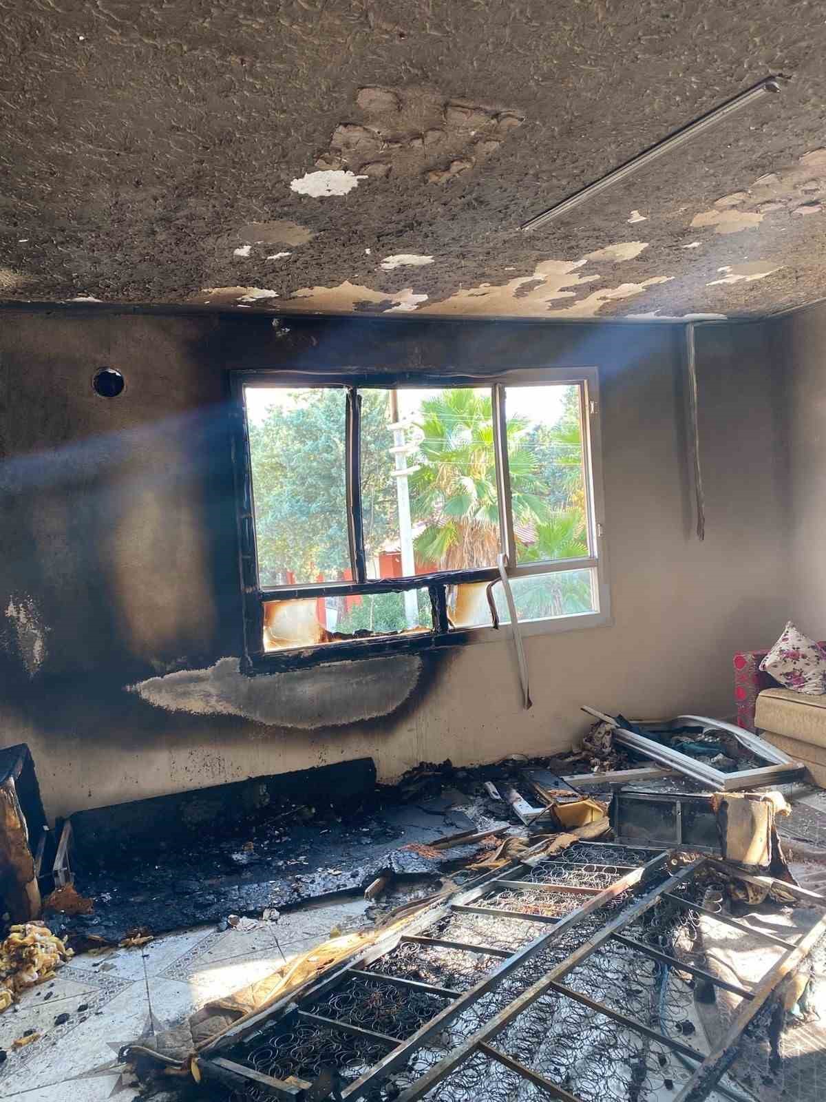 Osmaniye Belediyesi’nden yangında hasar gören eve tadilat desteği