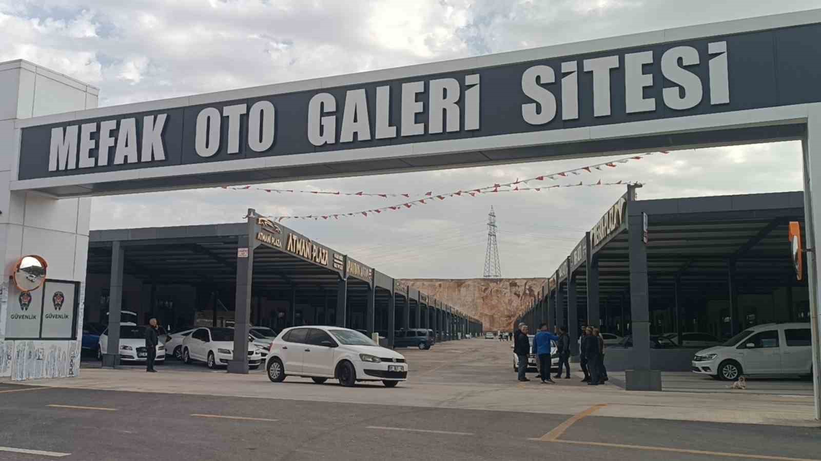 Şanlıurfa’da site esnafından kavşak talebi