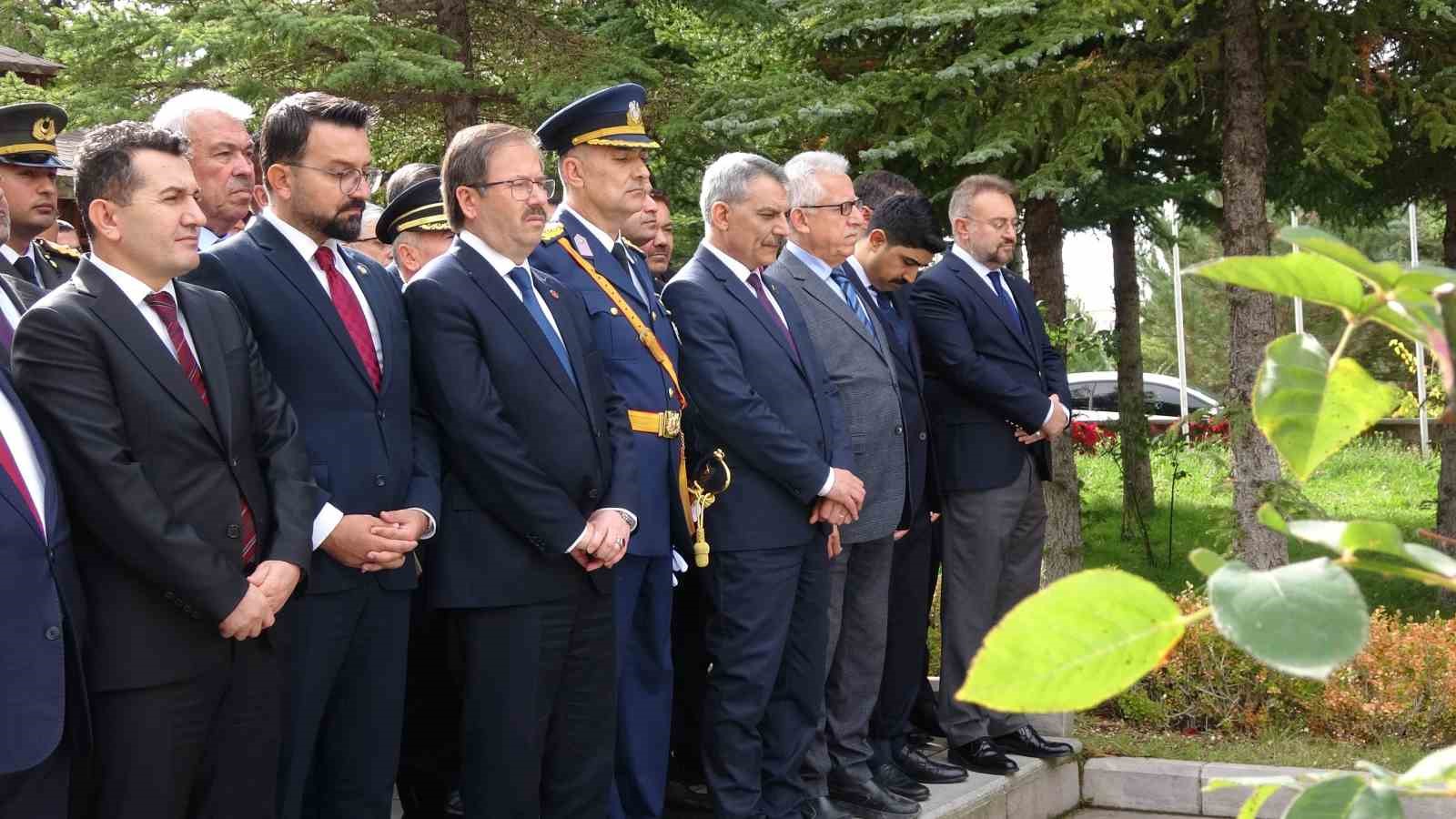 Cumhuriyet Bayramı’nda şehitler unutulmadı