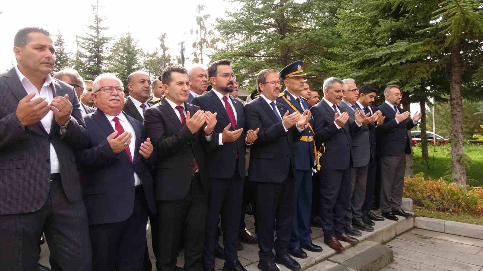 Cumhuriyet Bayramı’nda şehitler unutulmadı