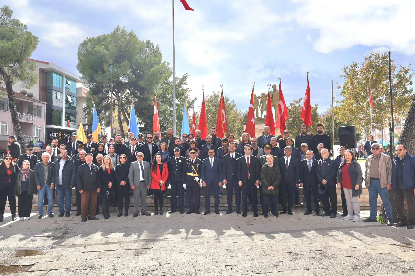 Çivril’de 29 Ekim coşkusu törenlerle başladı