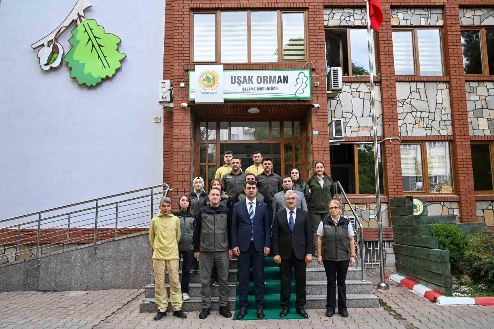 Uşak Valisi Kartal, Orman İşletme Müdürlüğü ve DKMP’yi ziyaret etti