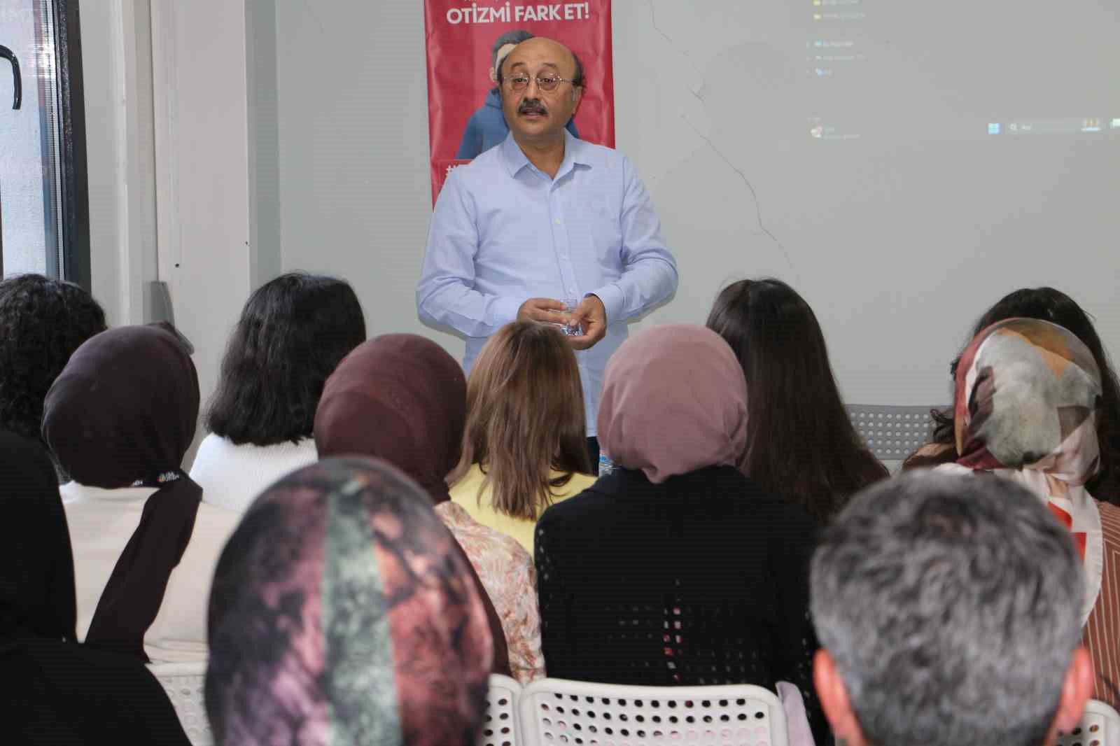 Diyarbakır’da otizmle mücadelede farkındalık konferansı