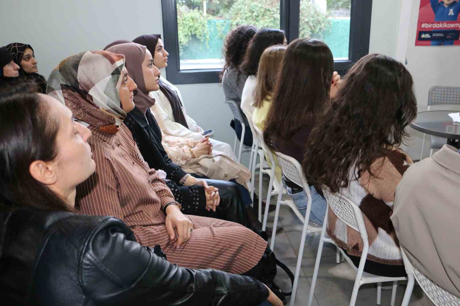Diyarbakır’da otizmle mücadelede farkındalık konferansı