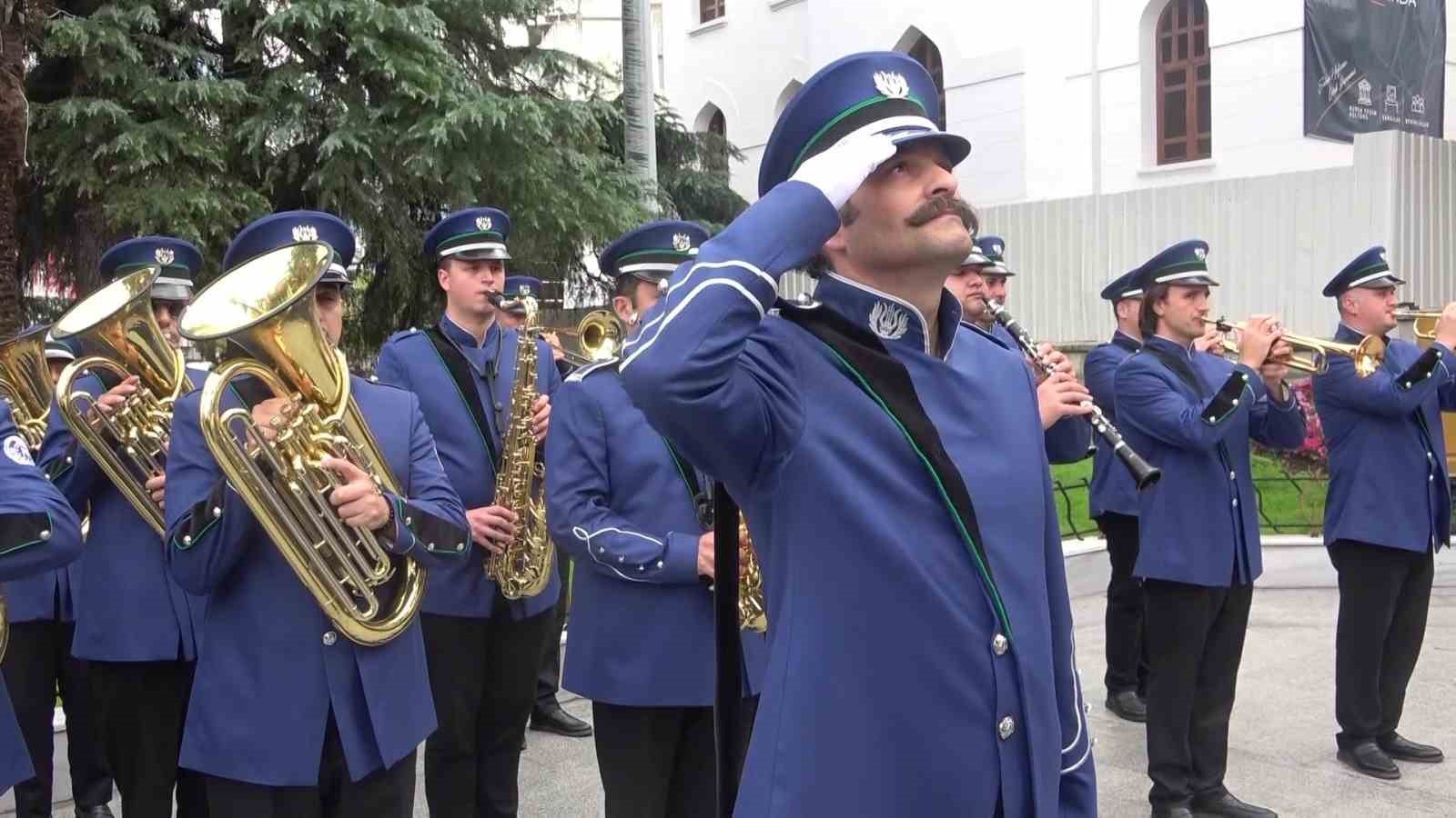 Cumhuriyetin 103. yılında Atatürk Anıtı’na çelenkler sunuldu