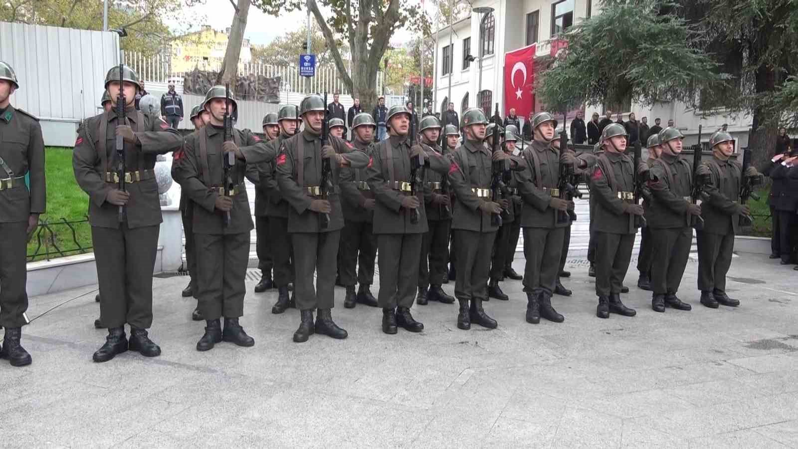 Cumhuriyetin 103. yılında Atatürk Anıtı’na çelenkler sunuldu