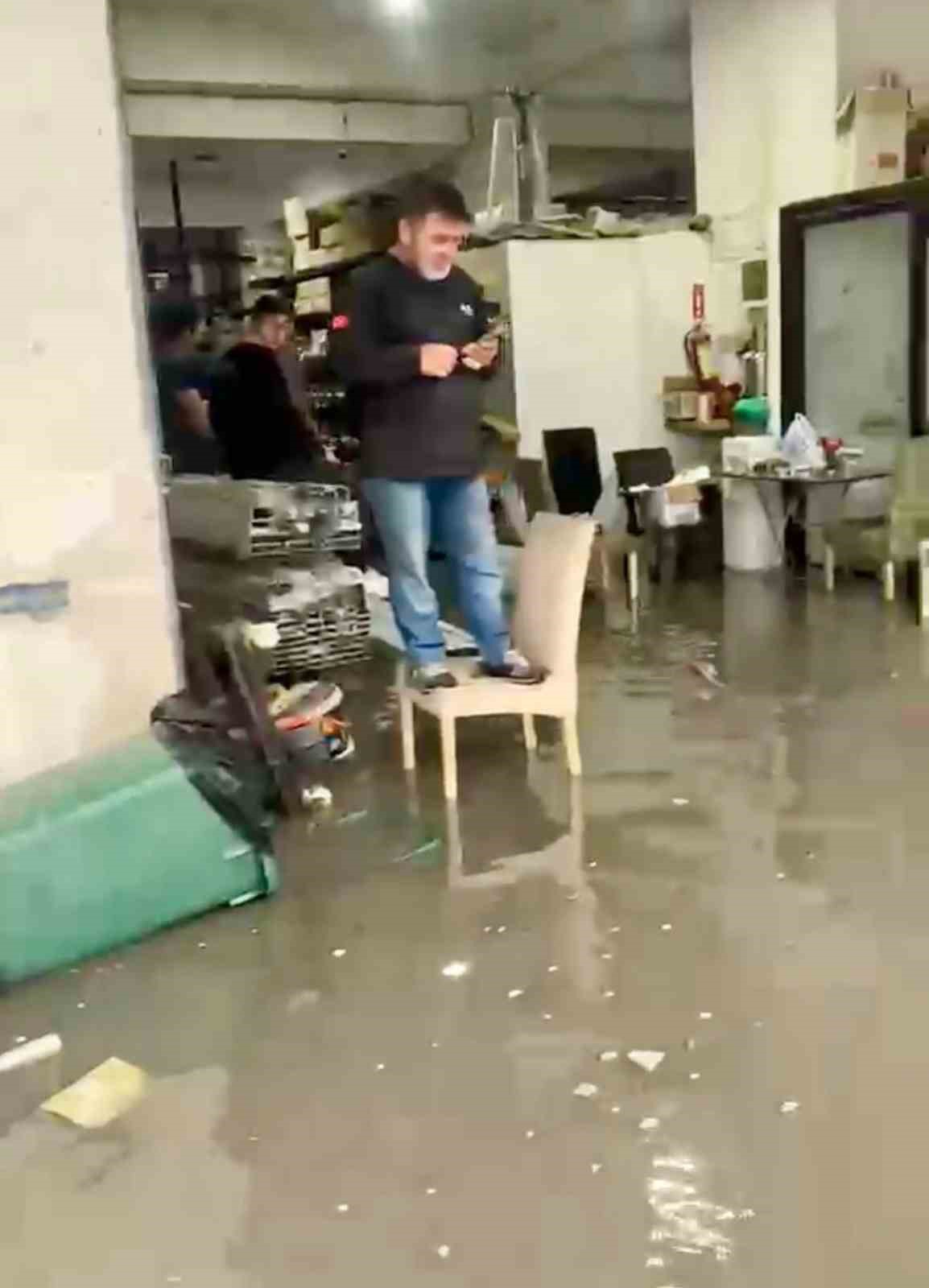 Bodrum sele teslim oldu, hamile kadın kurtarıldı