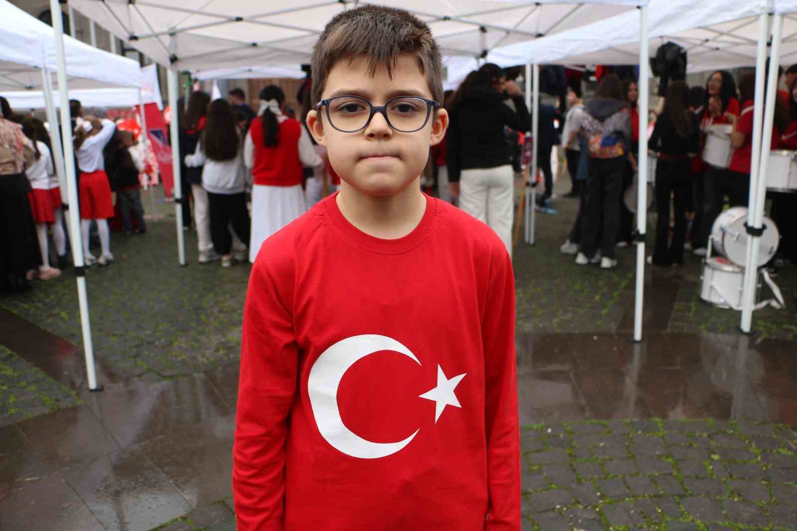 Cumhuriyet coşkusu Diyarbakır’ın tarihi surlarında yankılandı