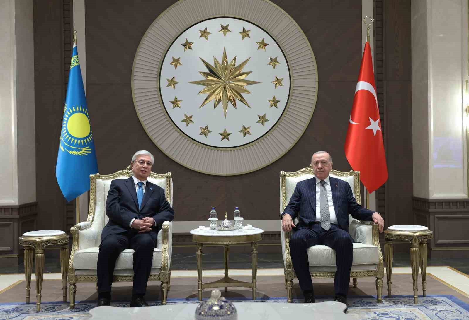 Cumhurbaşkanı Erdoğan, Kazakistan Cumhurbaşkanı Tokayev’i törenle karşıladı