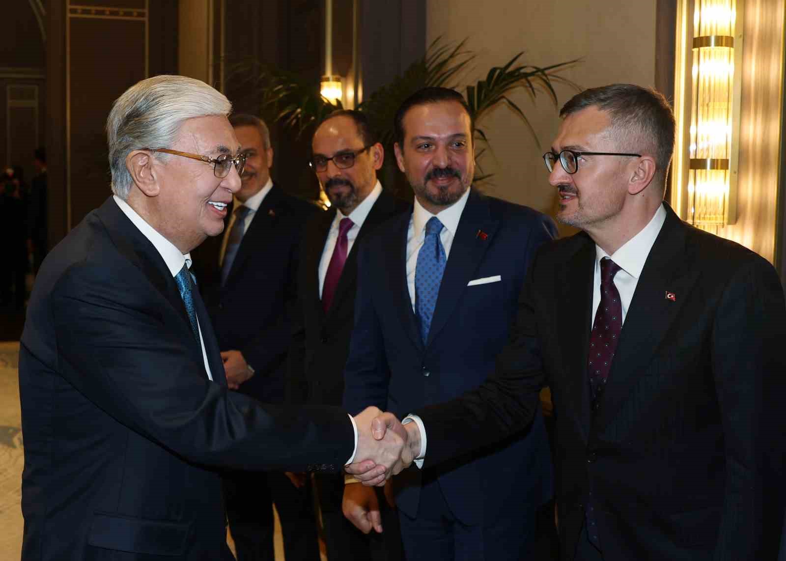 Cumhurbaşkanı Erdoğan, Kazakistan Cumhurbaşkanı Tokayev’i törenle karşıladı