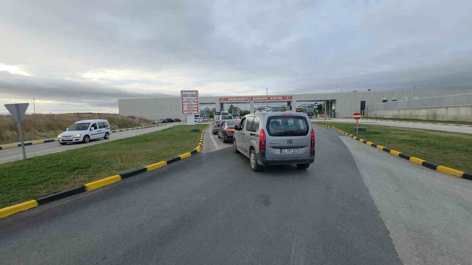 Kapıkule ve Hamzabeyli’de tır şoförleri yaşadıkları mağduriyeti anlattı: "Biz turist değiliz"