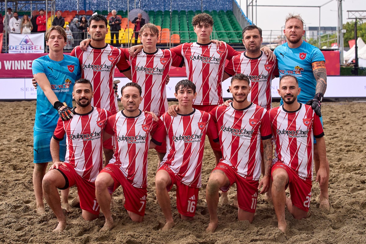 Alanya’nın plaj futbolu devleri son 16’da