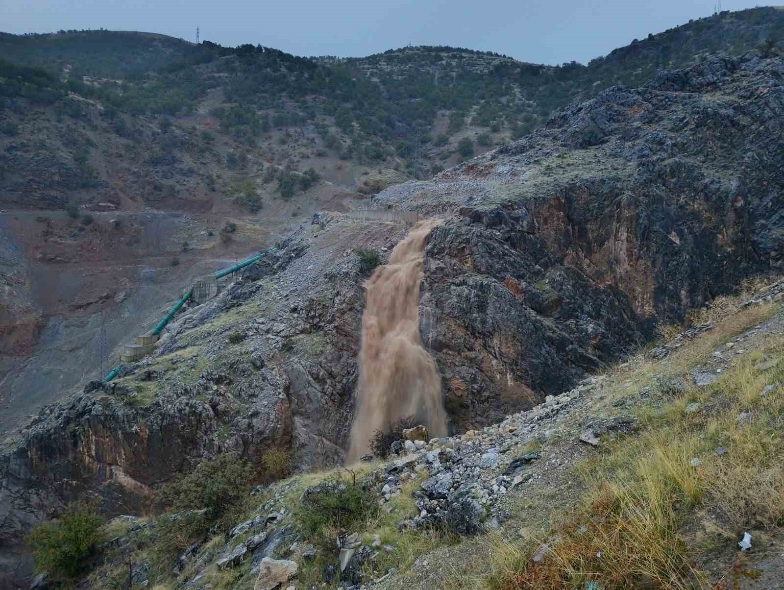 Malatya’da sağanak yağış taşkınlara neden oldu