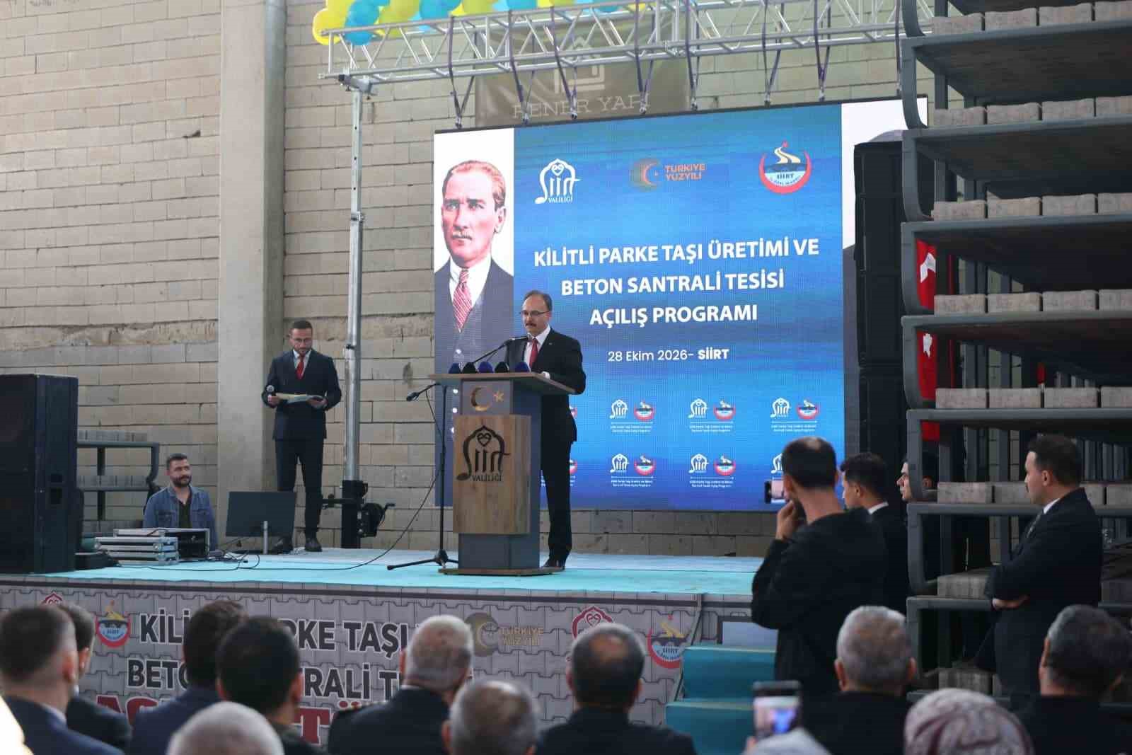 Siirt’te Cumhuriyet coşkusu altyapı yatırımlarıyla taçlandı