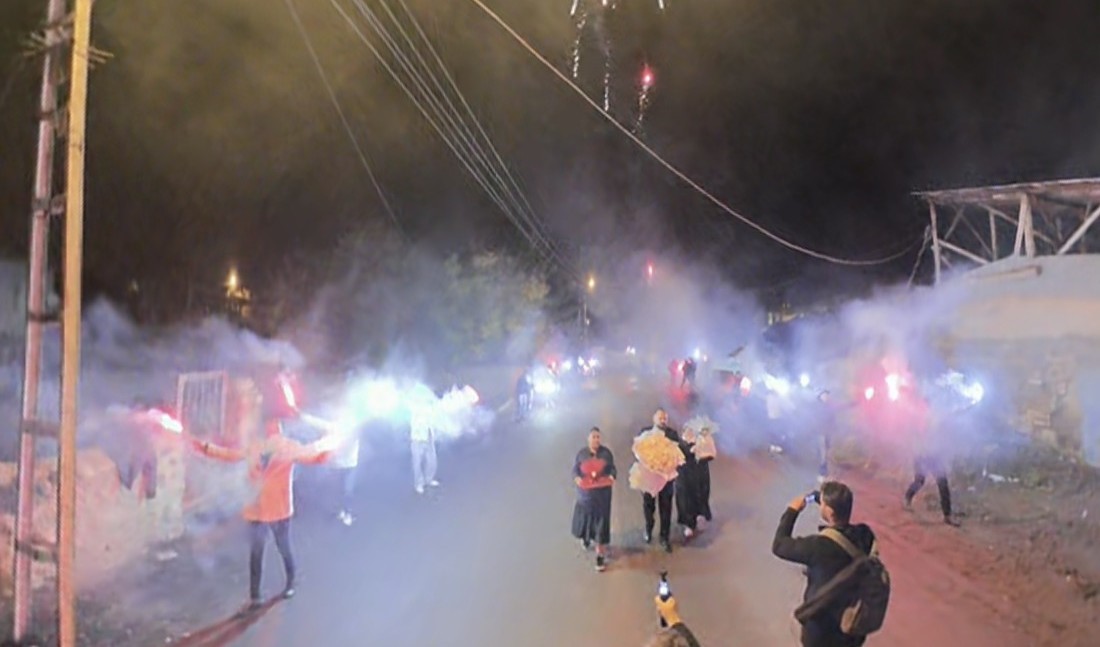 Stadyumda evlilik teklif etmişti, kız istemeye 60 meşaleyle gitti