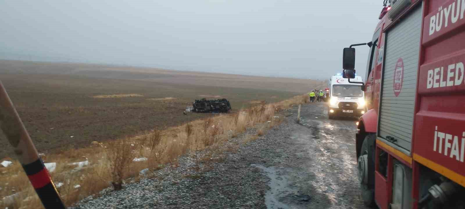 Van Başkale yolunda feci kaza: 12 yaralı