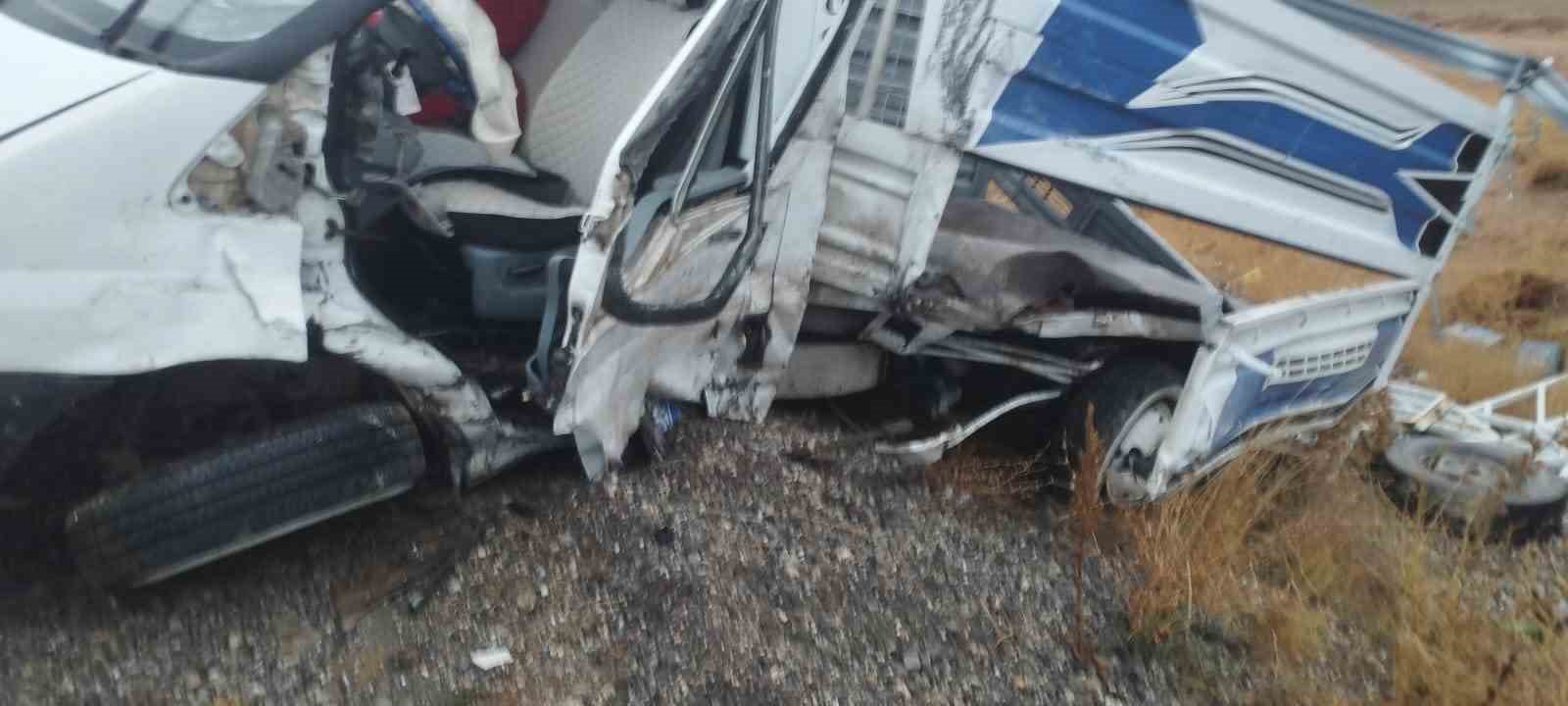 Van Başkale yolunda feci kaza: 12 yaralı
