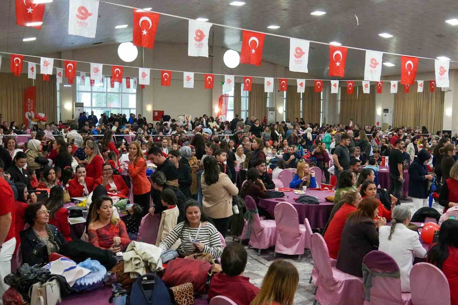Efeler’de Cumhuriyet Bayramı coşkusu