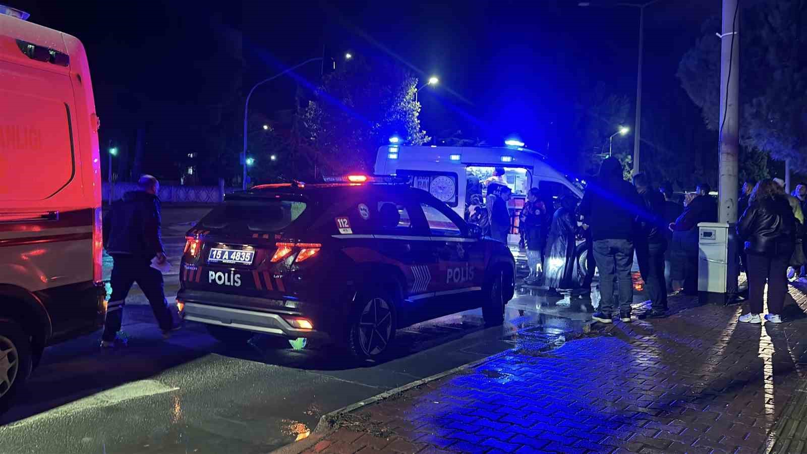 Burdur’da öğrenci servisi ile otomobil çarpıştı: 12 öğrenci hafif yaralı