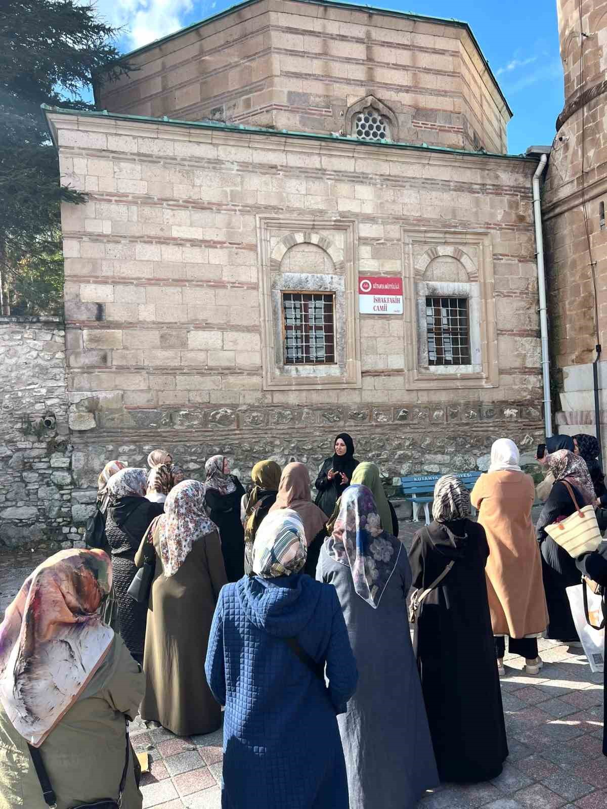 Kütahya Aile Derneği üyelerinden tarihi mekanlara ziyaret