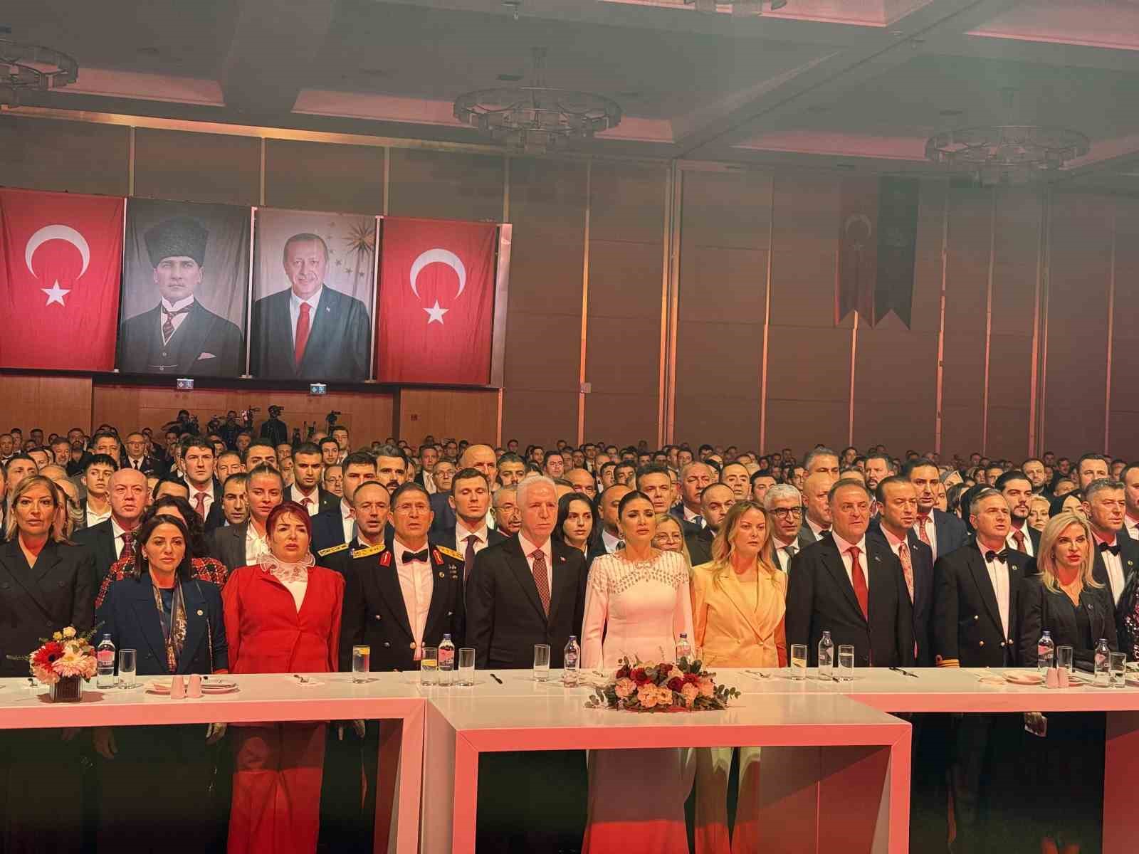 Vali Gül: "103 yıl önce aziz milletimiz; kendisini tarihten silmek isteyen emperyalizmin asırlık hesaplarını parçaladı"