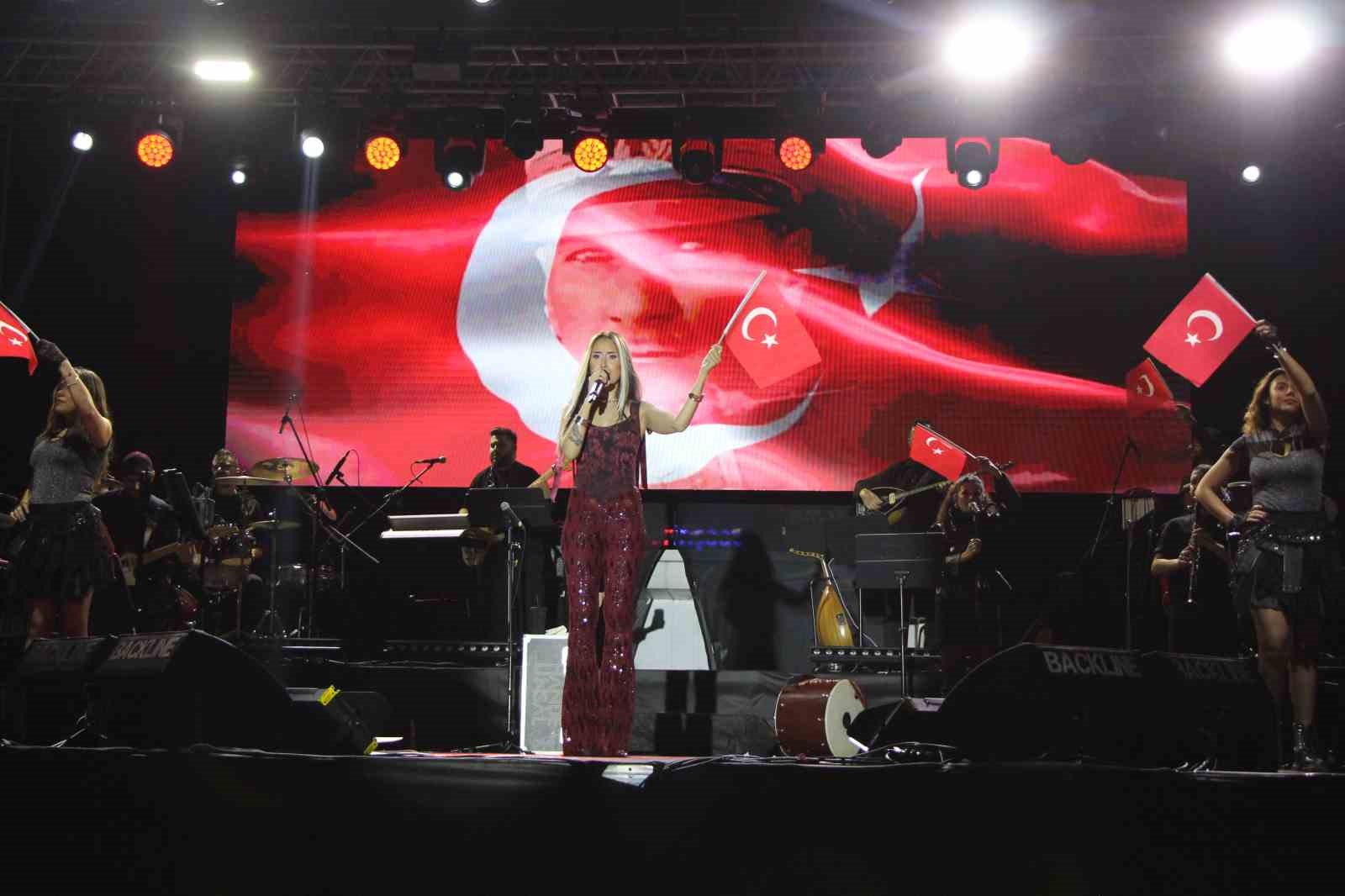 Hande Ünsal’dan Amasya’da Cumhuriyet Bayramı konseri
