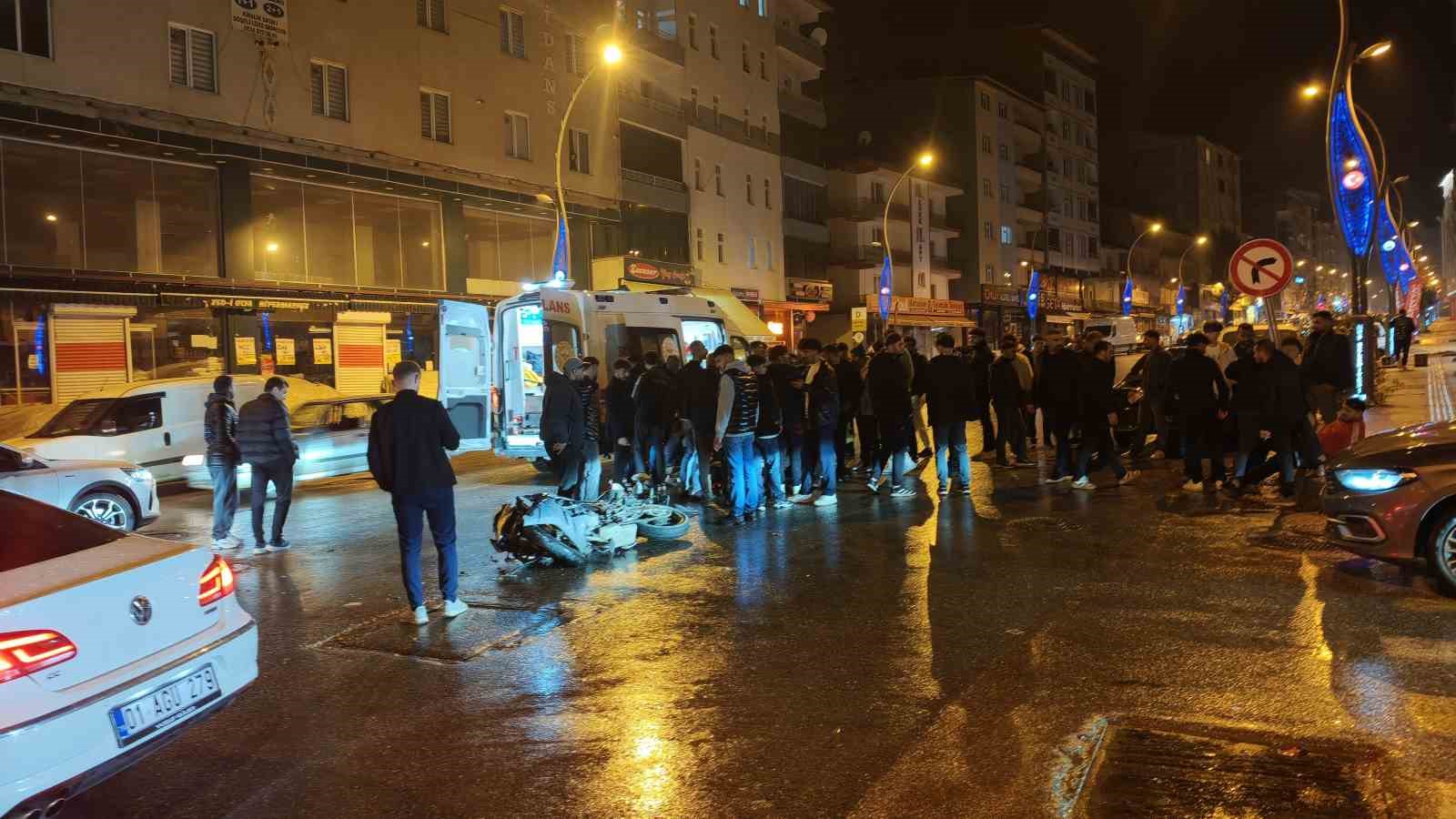 Muş’ta otomobil ile motosiklet çarpıştı: 2 yaralı