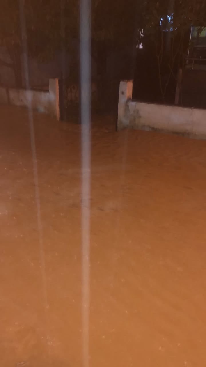Biga’da cadde ve sokaklar göle döndü