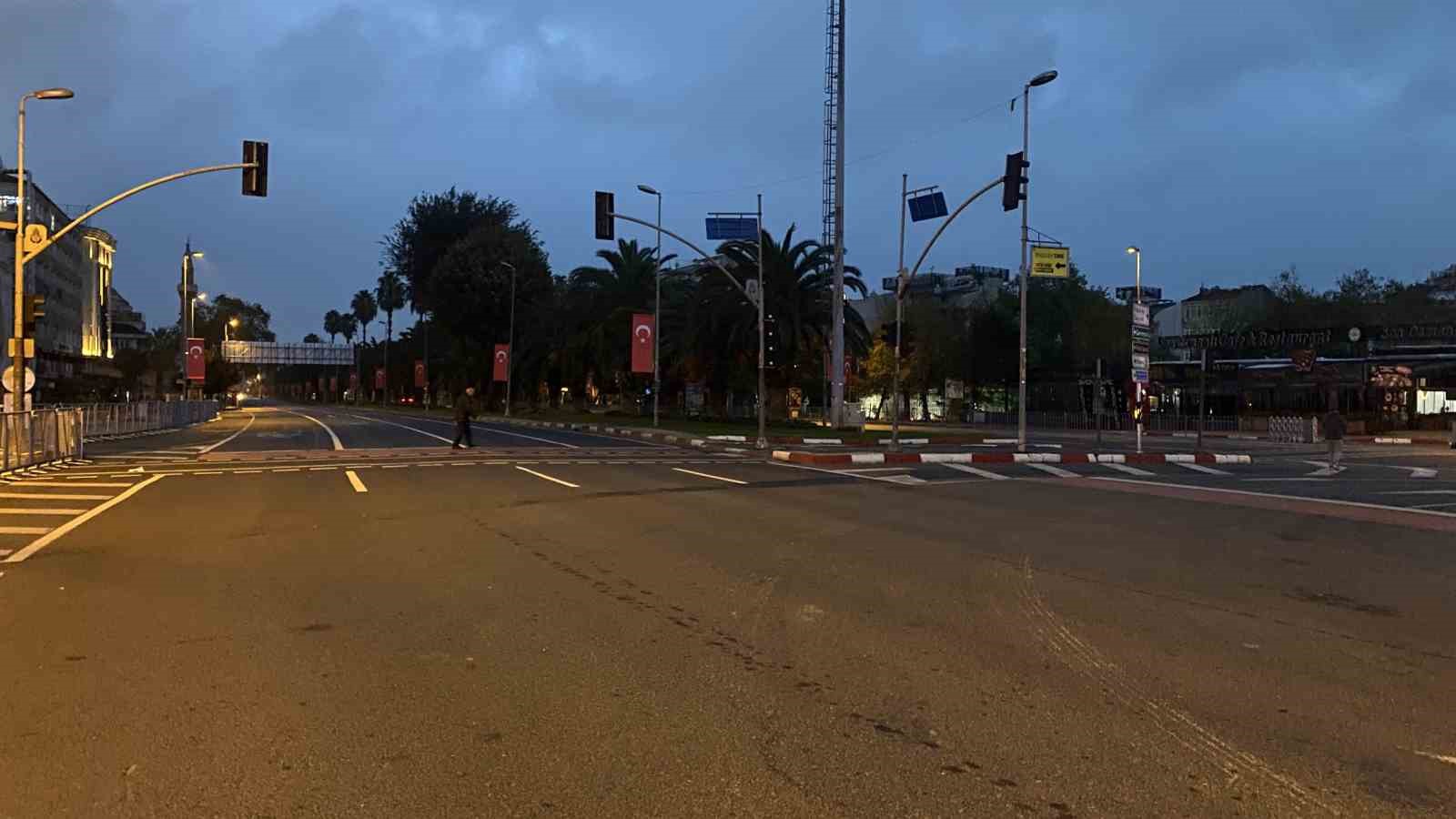 İstanbul’da 29 Ekim Cumhuriyet Bayramı dolayısıyla bazı yollar trafiğe kapatıldı