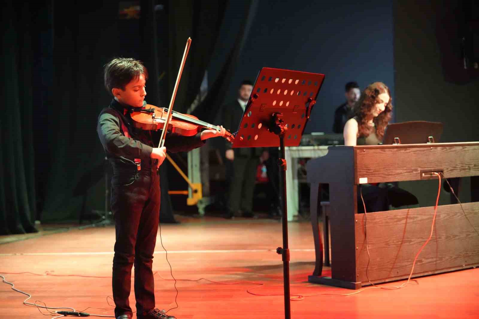 Turhal Belediyesi Konservatuvarı ikinci yılını konserle kutladı