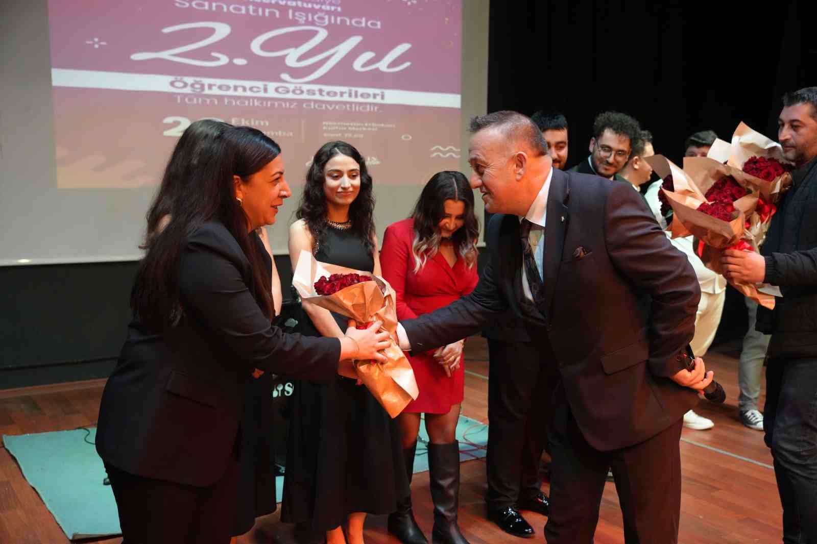 Turhal Belediyesi Konservatuvarı ikinci yılını konserle kutladı