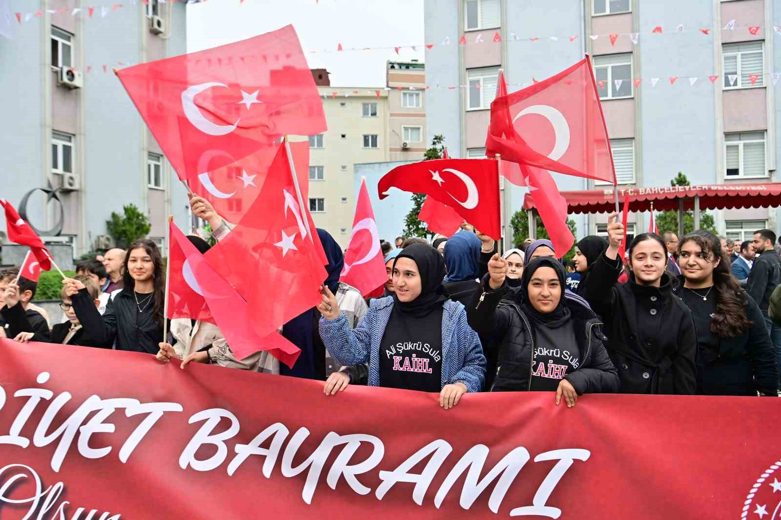Bahçelievler’de Cumhuriyet’in 103. yılı coşkuyla kutlanıyor