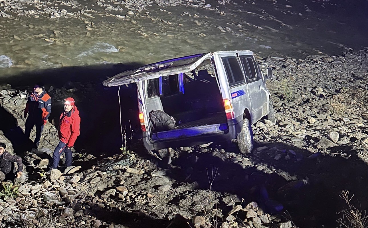 Yüksekova’da iki ayrı trafik kazasında 9 kişi yaralandı