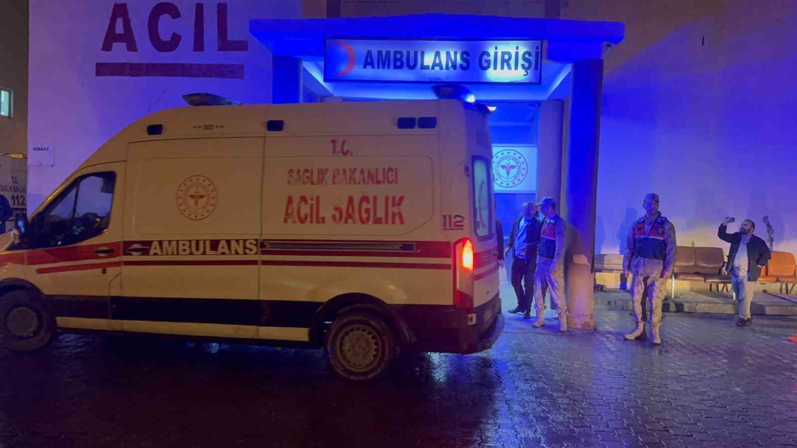 Yüksekova’da iki ayrı trafik kazasında 9 kişi yaralandı