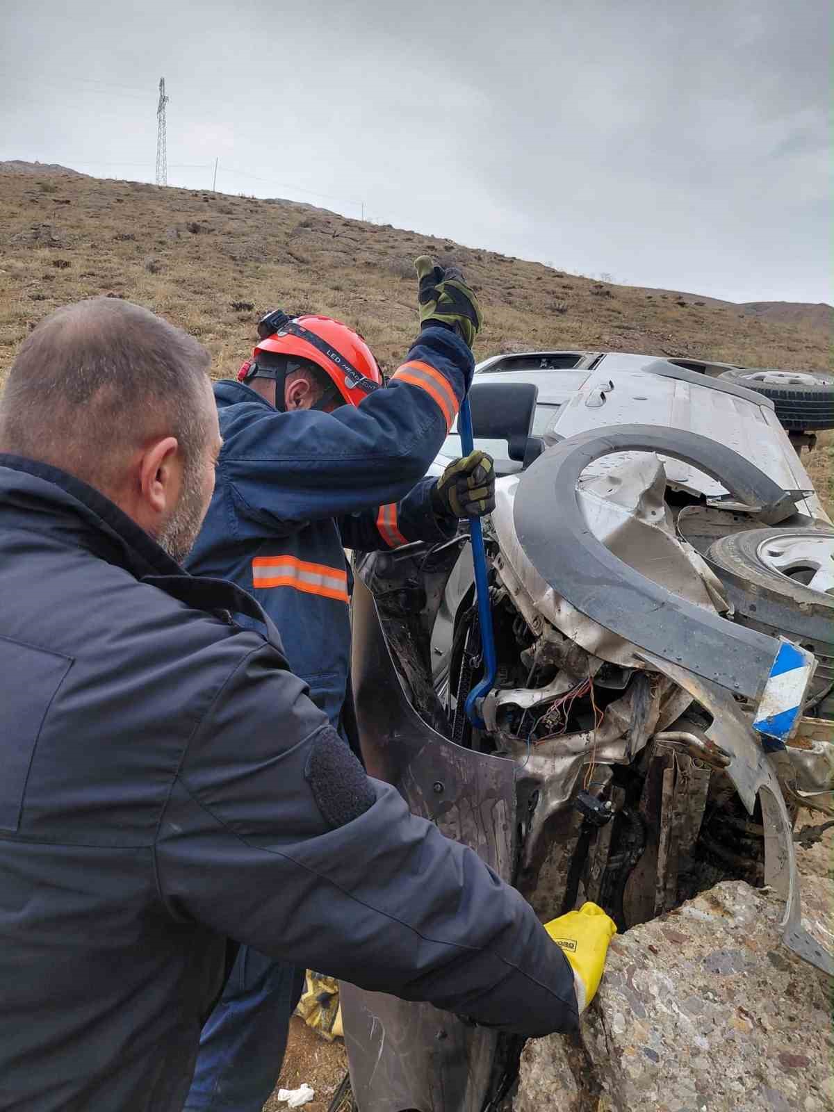 Yüksekova’da iki ayrı trafik kazasında 9 kişi yaralandı