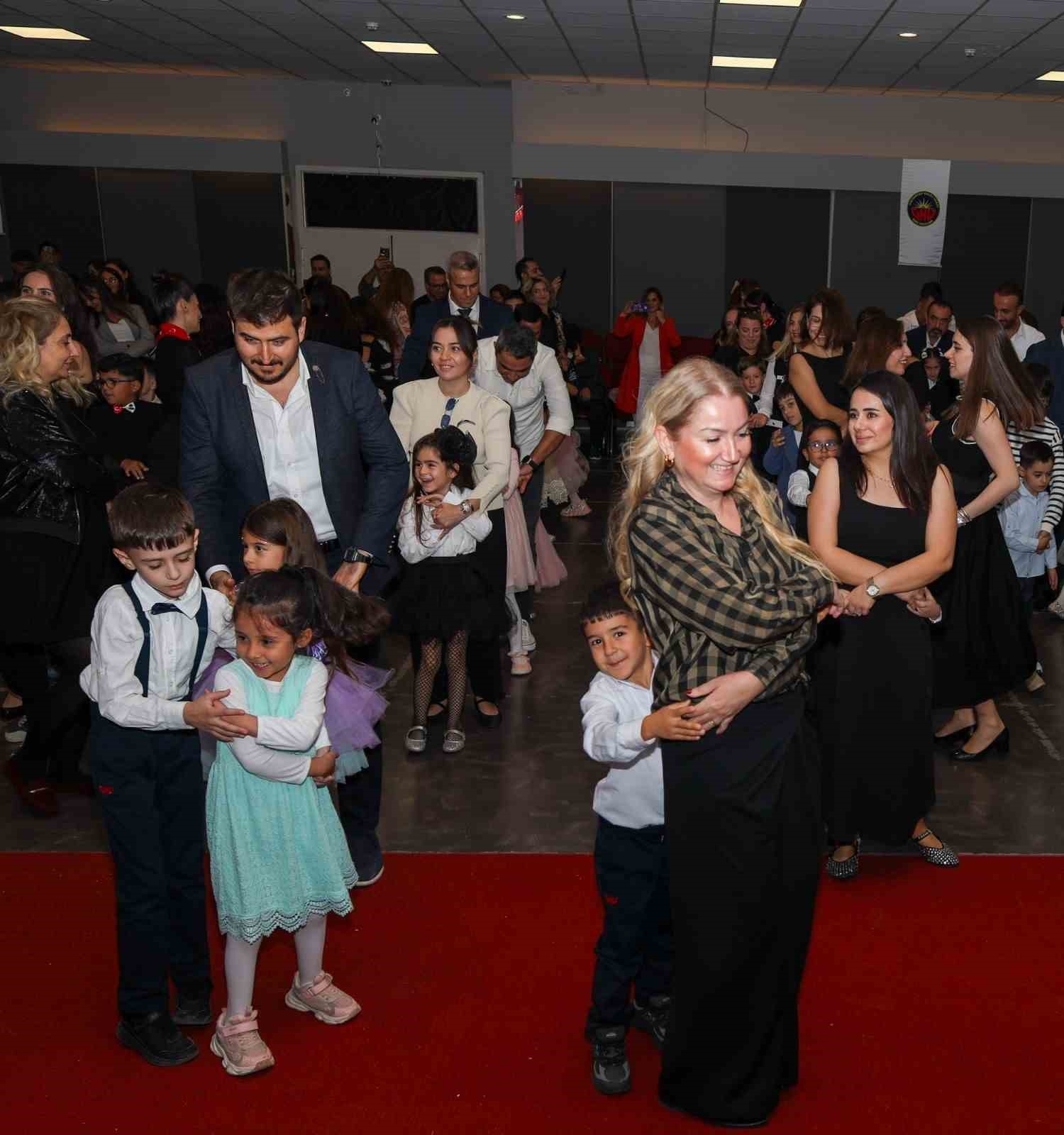 GKV Özel İlkokulu’nda Cumhuriyet coşkusu dansla buluştu