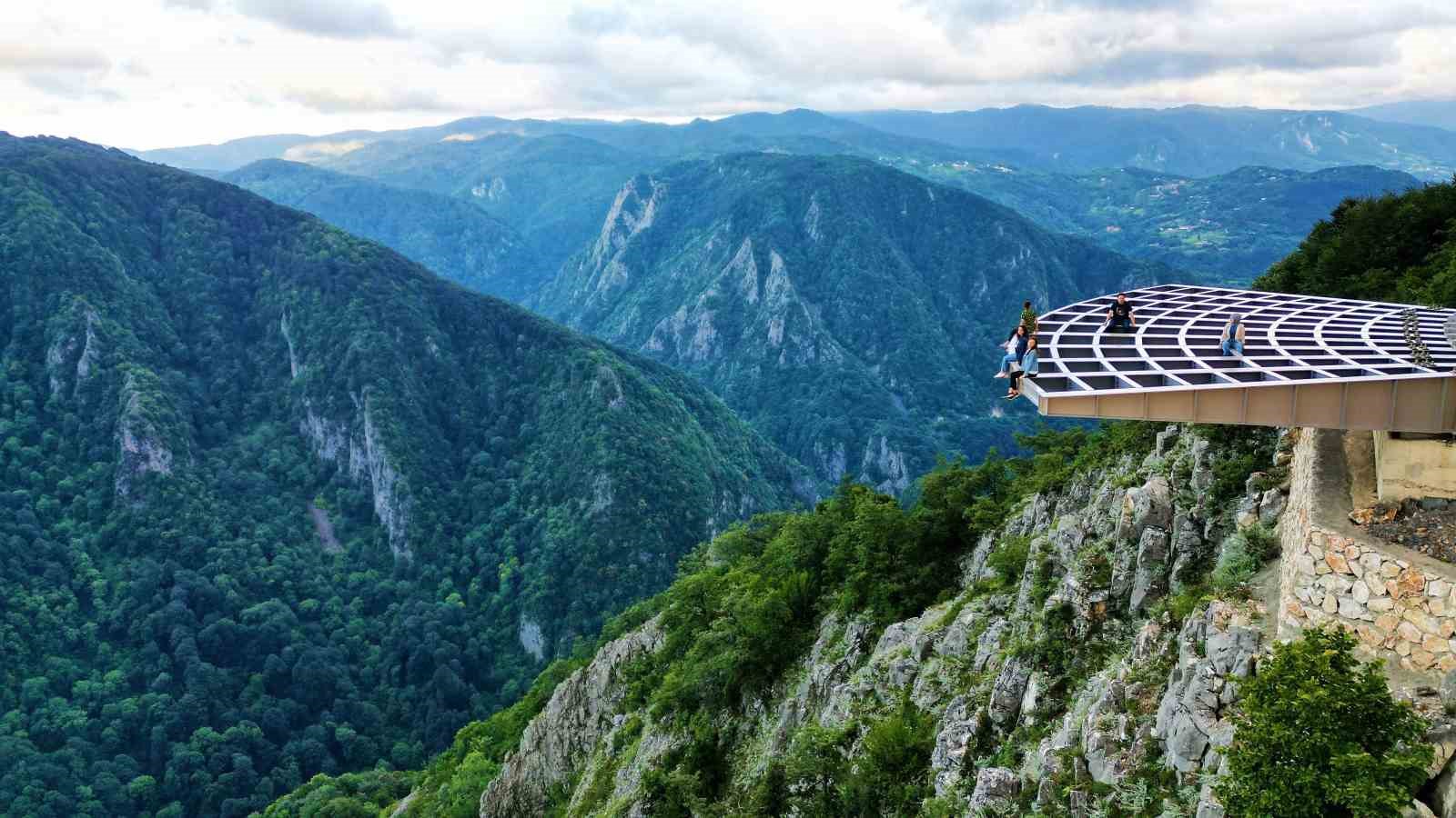 Kazakistanlı fenomenler Kocaeli’nin turizm rotalarını keşfetti