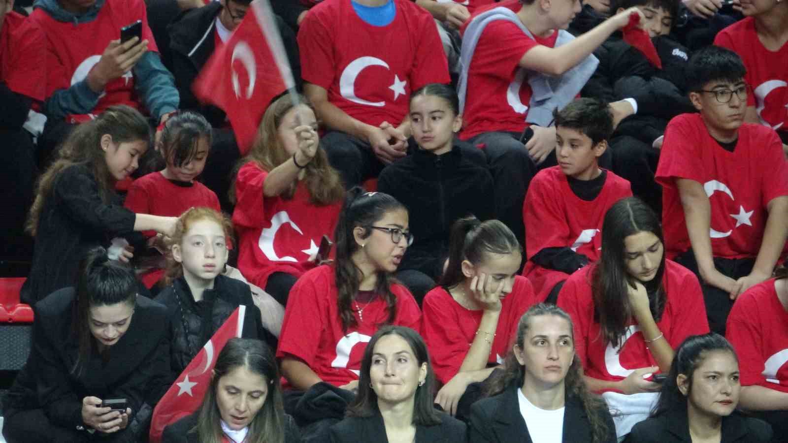 Antalya’da 29 Ekim 10 bin kişilik spor salonunda kutlandı