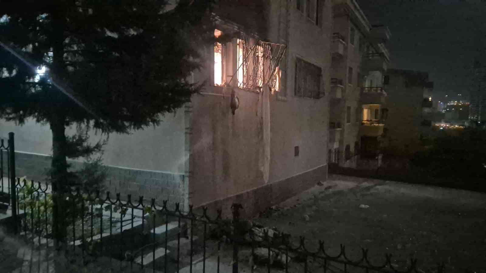 Ankara’da bir dairenin doğal gazı patladı