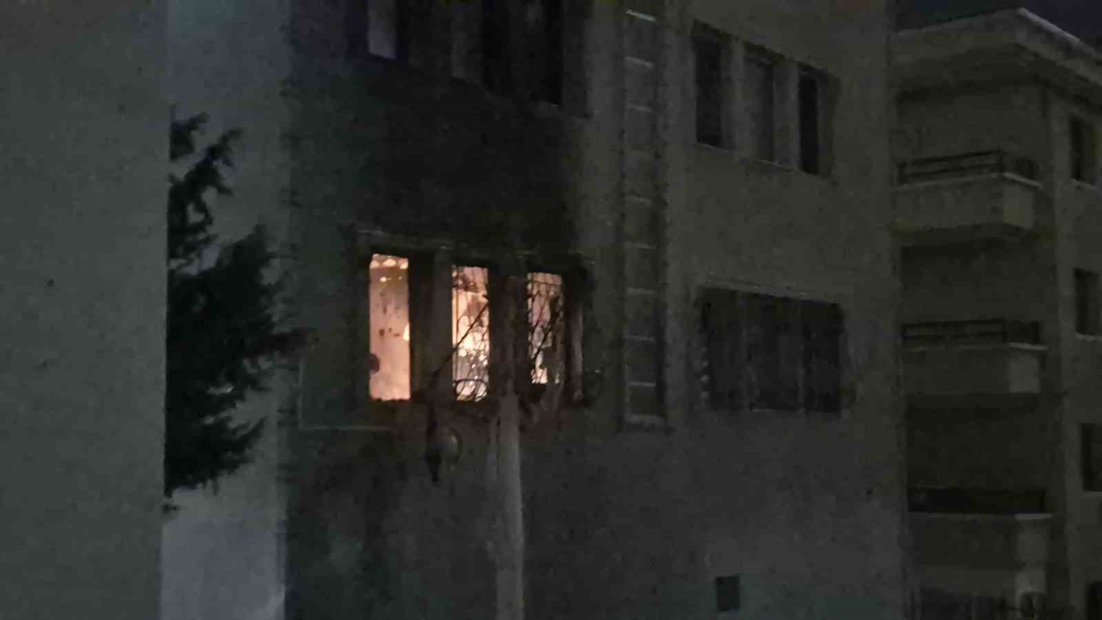 Ankara’da bir dairenin doğal gazı patladı