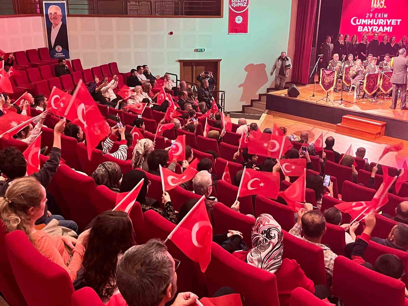 Ümraniye’de 29 Ekim, askeri bando coşkusuyla kutlandı