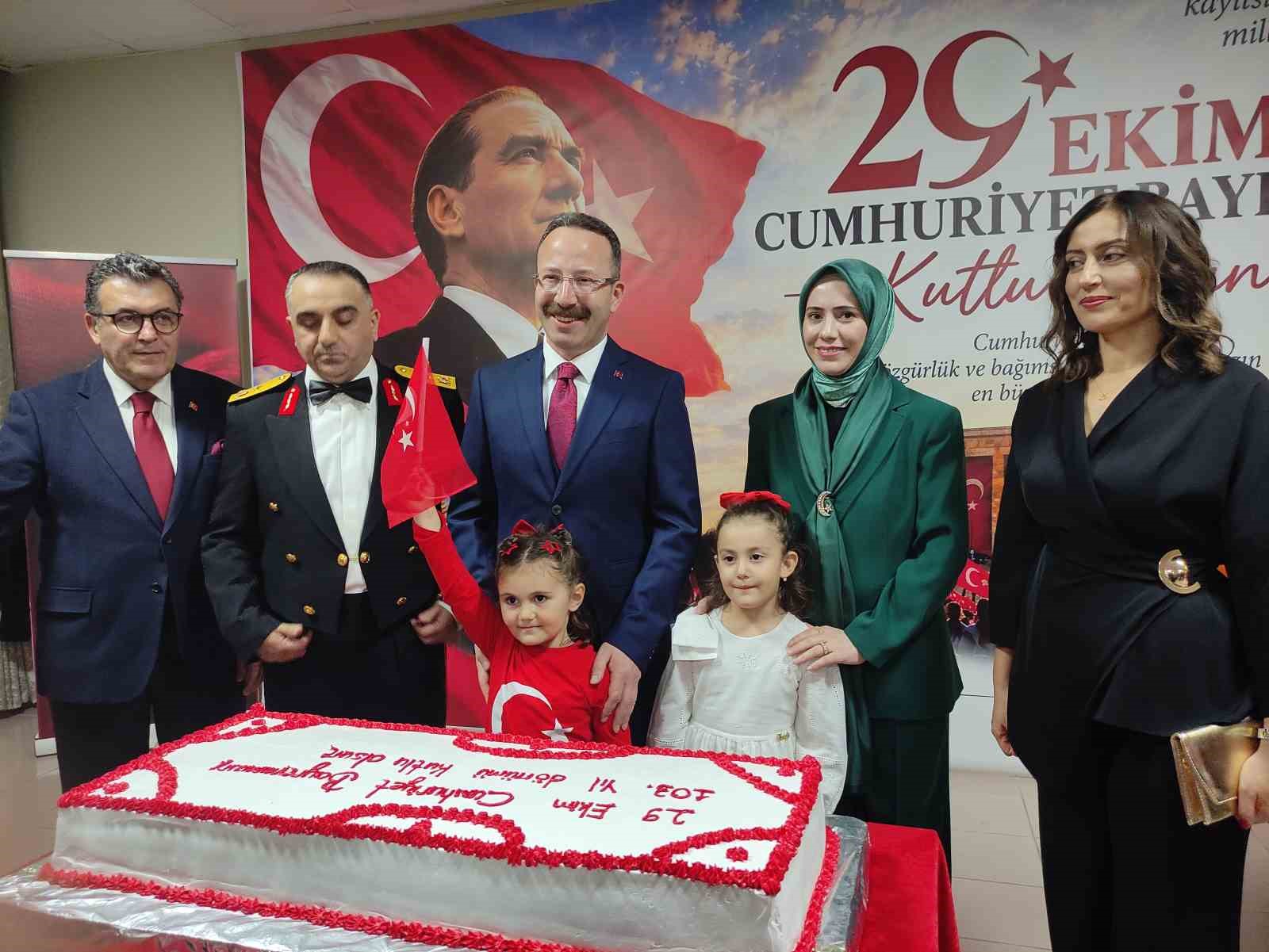 Ardahan’da Cumhuriyet Bayramı’nın 103. yılı dolayısıyla resepsiyon düzenlendi