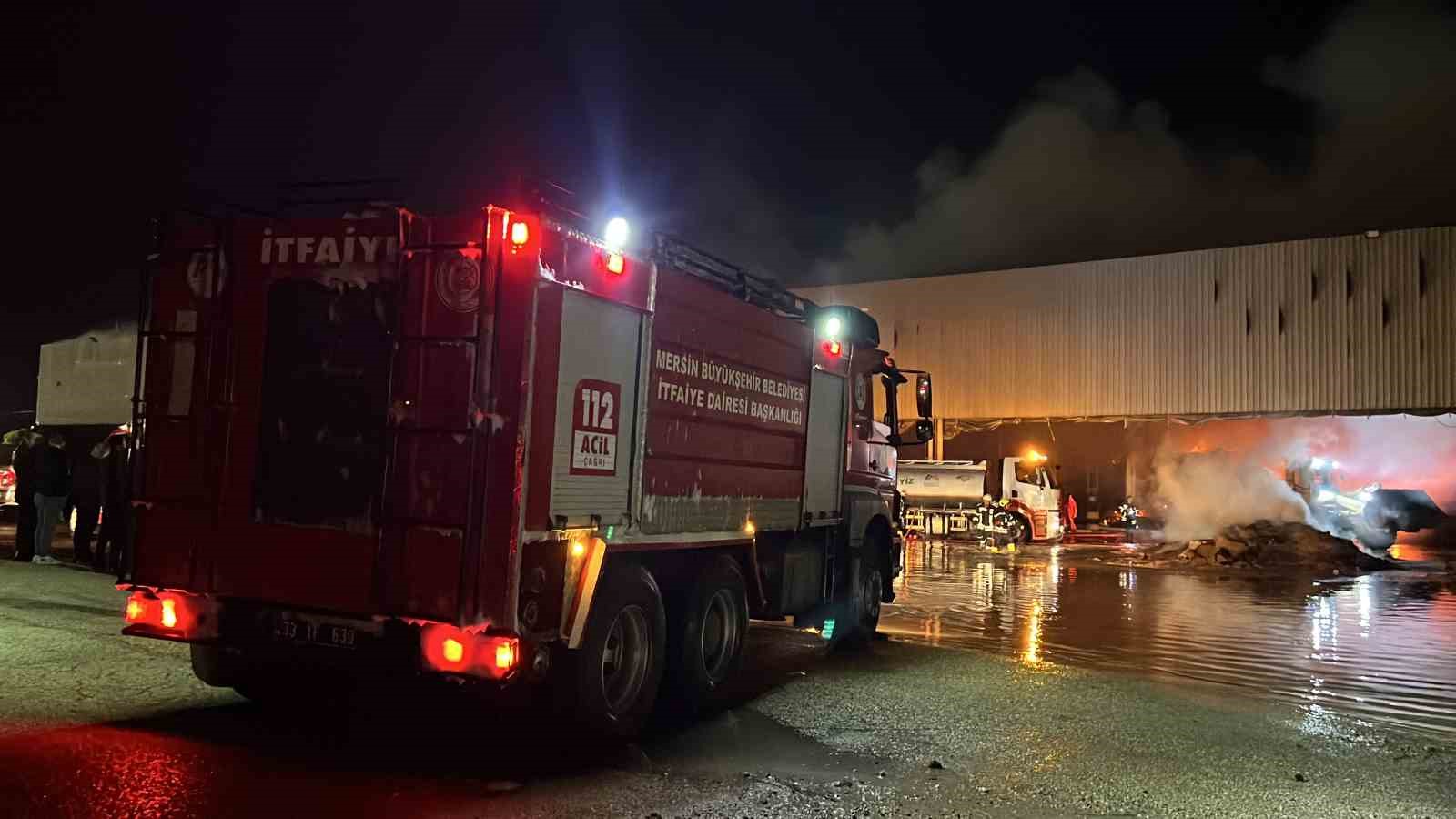 Mersin’de antrepoda çıkan yangın kontrol altına alındı
