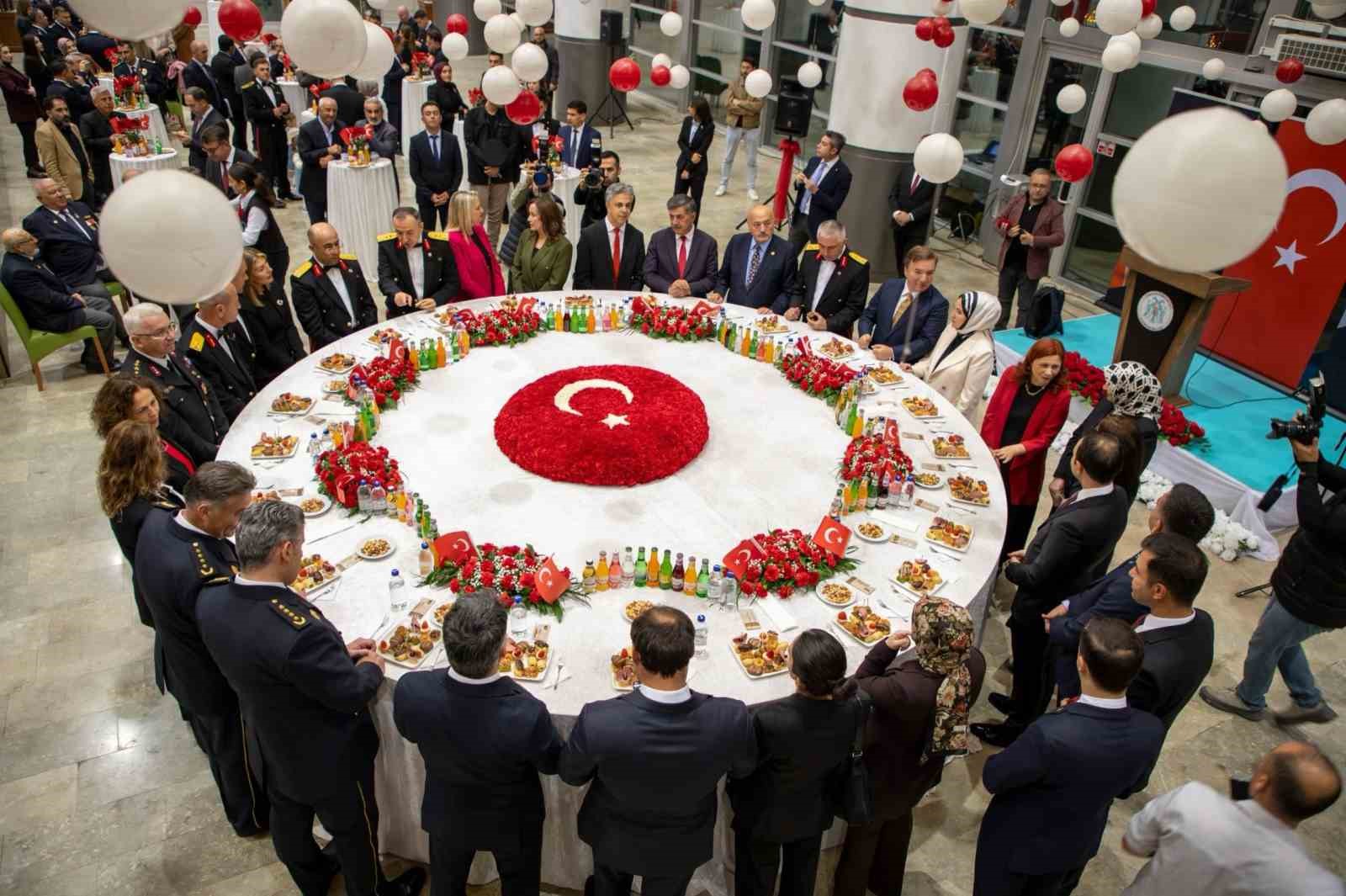 Erzincan’da Cumhuriyet’in 103. yılı resepsiyonla kutlandı