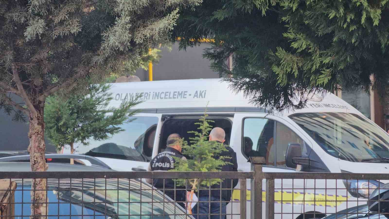 Kavga eden çift birbirini bıçakladı