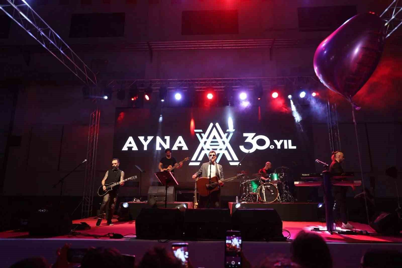 Ayna, Afyonkarahisar’da sevenleriyle buluştu